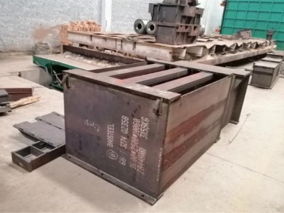 特大型打砂設(shè)備，對(duì)所有特大型金屬件表面打砂清除表面雜質(zhì)